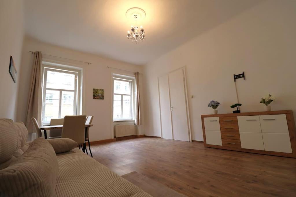 Default Tabor 57 * Viena