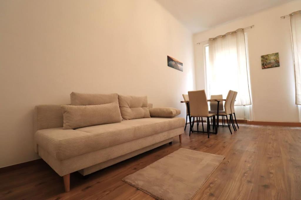 Default Tabor 57 * Viena